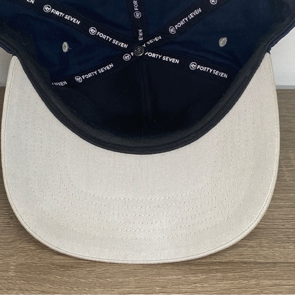 47 Brand New York Yankee’s Baseball Hat Mens Dark Blue Gray White Red Snap Cap - Picture 12 of 16